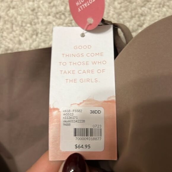 NWT Modern Cacique Collection Lightly Lines Full Coverage 38DD Back Coverage Bra - Picture 4 of 4